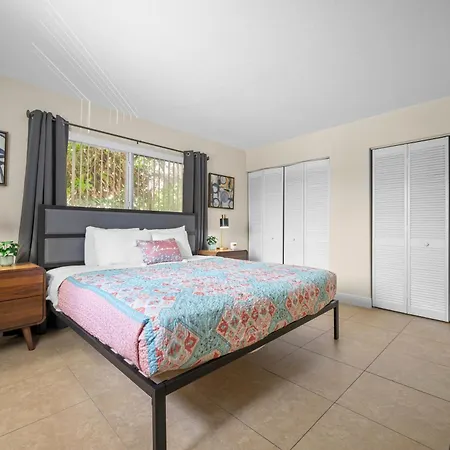 Coco Palms Apartments By Lowkl Lighthouse Point Room photo