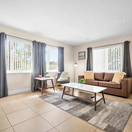 Coco Palms Apartments By Lowkl Lighthouse Point Room photo