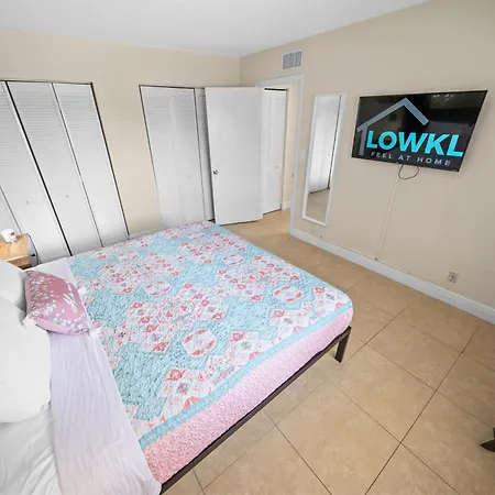 Coco Palms Apartments By Lowkl Lighthouse Point Room photo