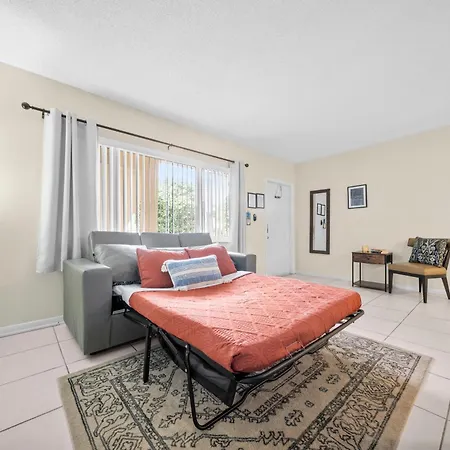 Coco Palms Apartments By Lowkl Lighthouse Point Room photo