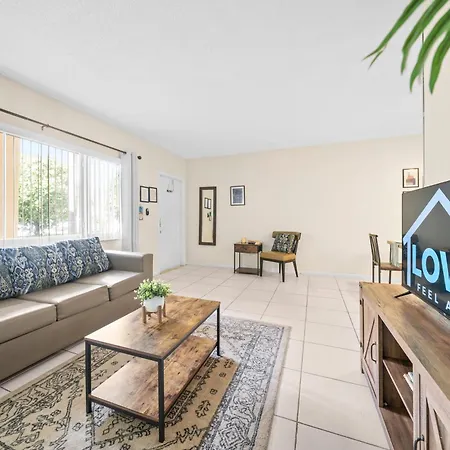 Coco Palms Apartments By Lowkl Lighthouse Point Room photo