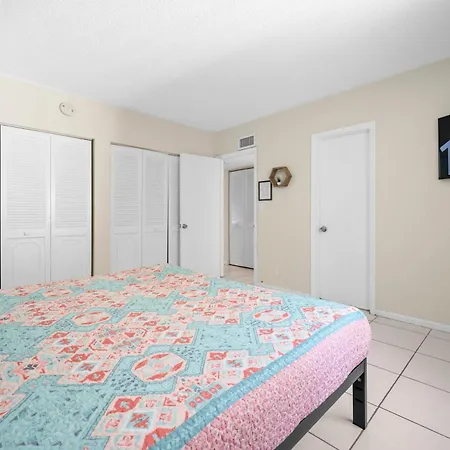 Coco Palms Apartments By Lowkl Lighthouse Point Room photo