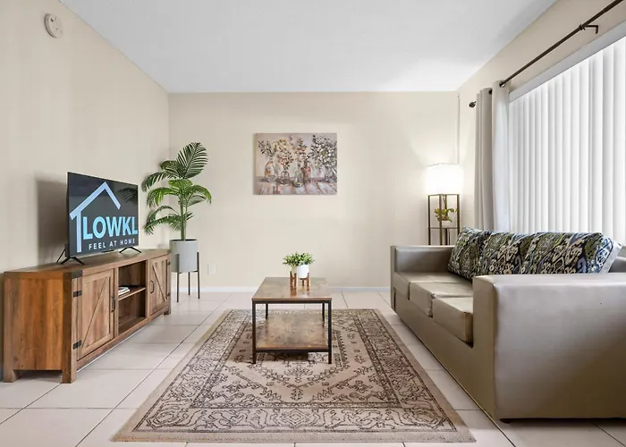 Coco Palms Apartments By Lowkl